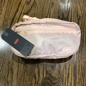 Levi’s Medium Banana Sling Light Pink